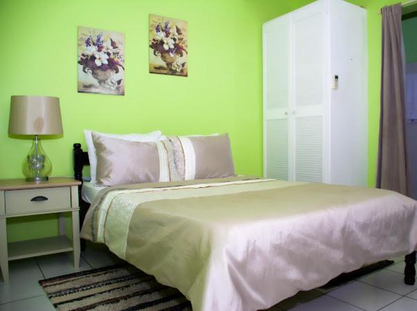 Silver View Apartments St. George's Экстерьер фото