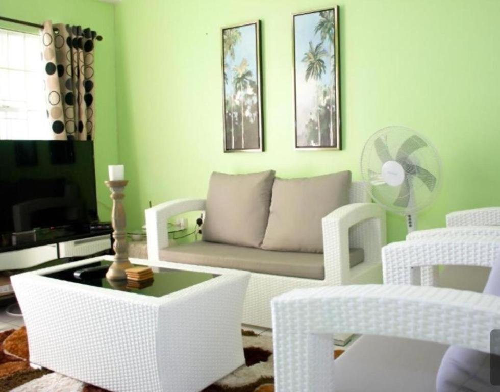 Silver View Apartments St. George's Экстерьер фото