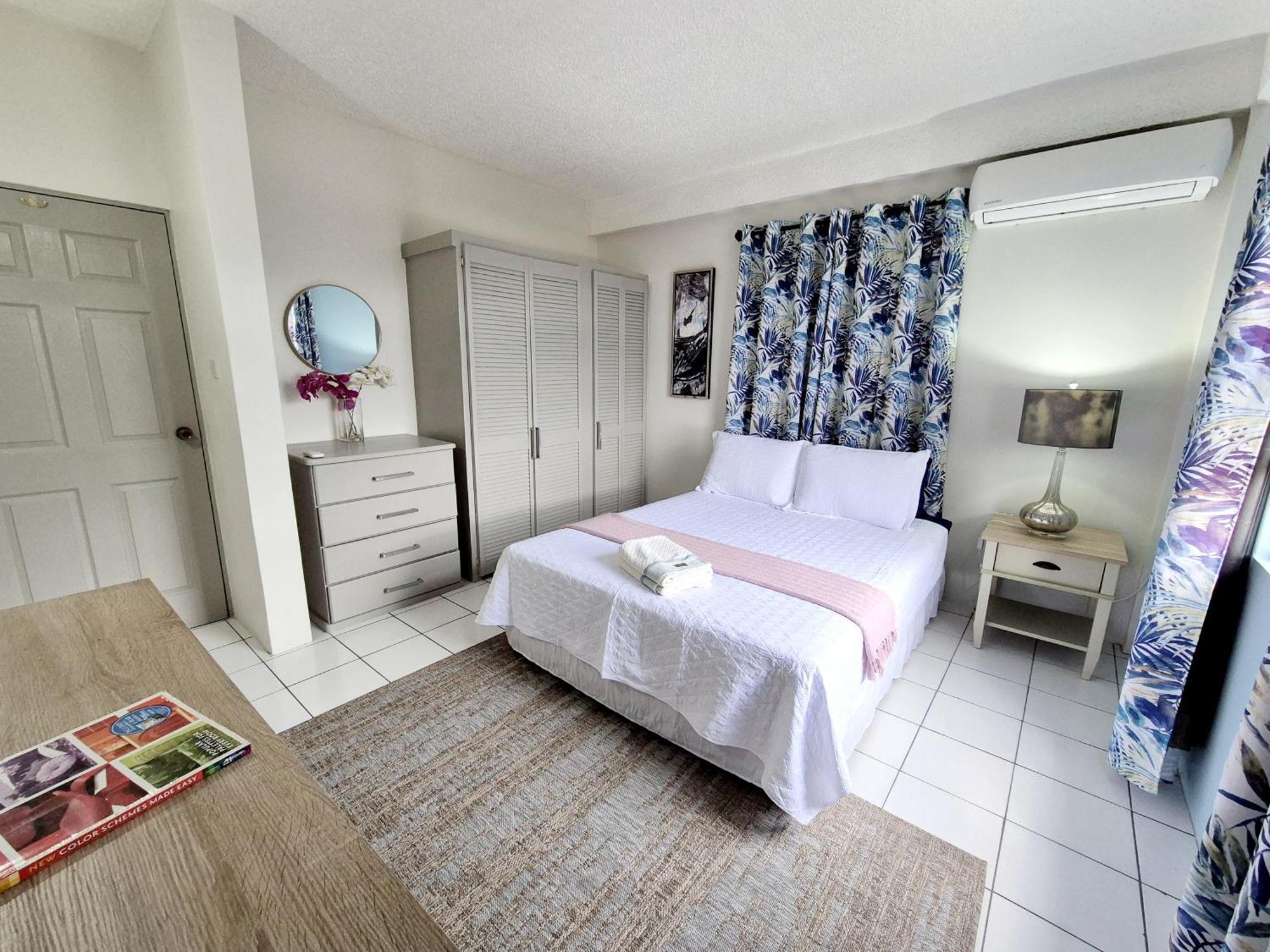 Silver View Apartments St. George's Экстерьер фото